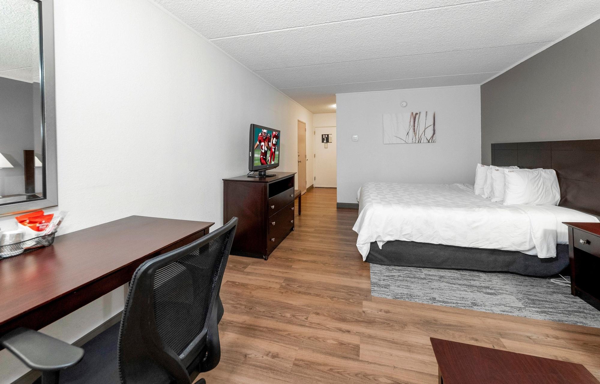 Red Roof Plus Newark Liberty Airport - Motel 2*